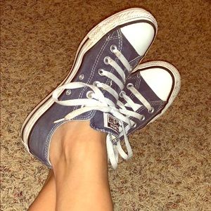 Navy blue converse